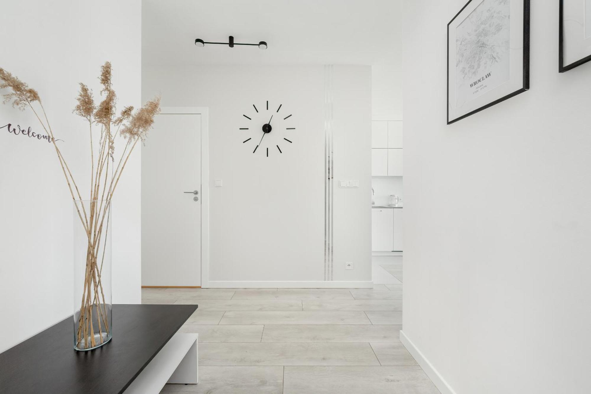 Apartment Miedziana Bright With Balcony And Parking By Renters