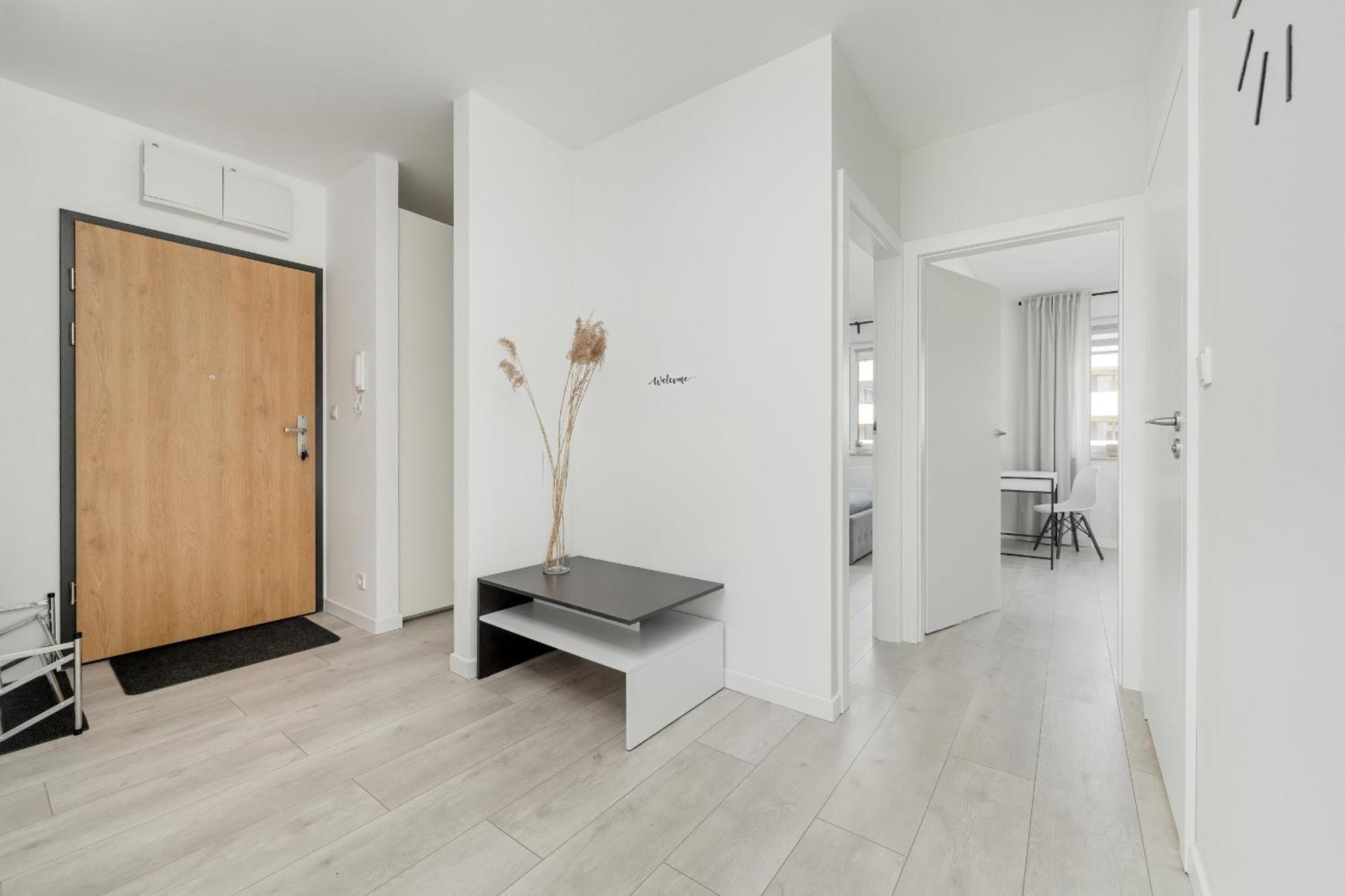 Miedziana Bright With Balcony And Parking By Renters *