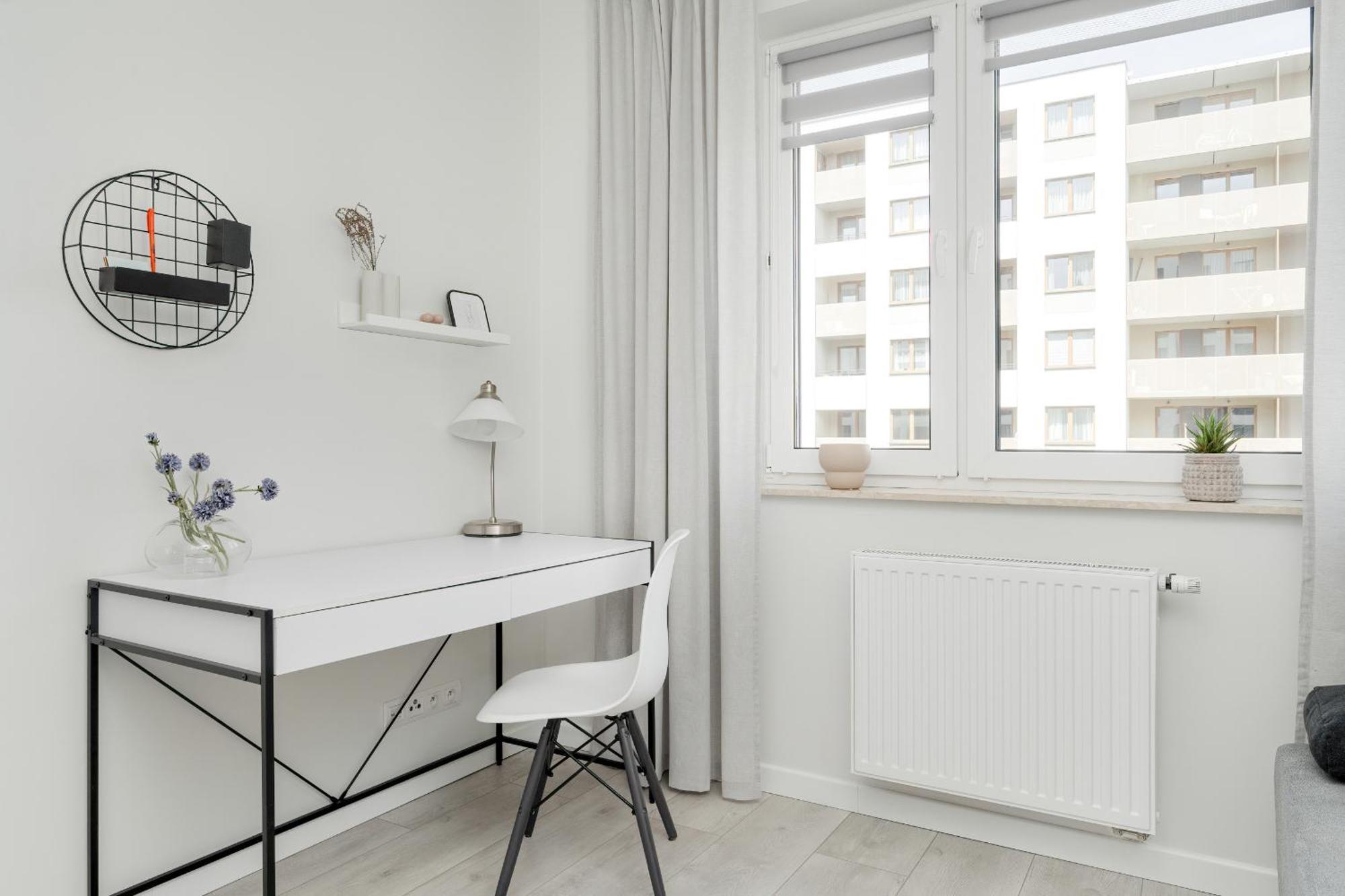 Miedziana Bright With Balcony And Parking By Renters Apartment