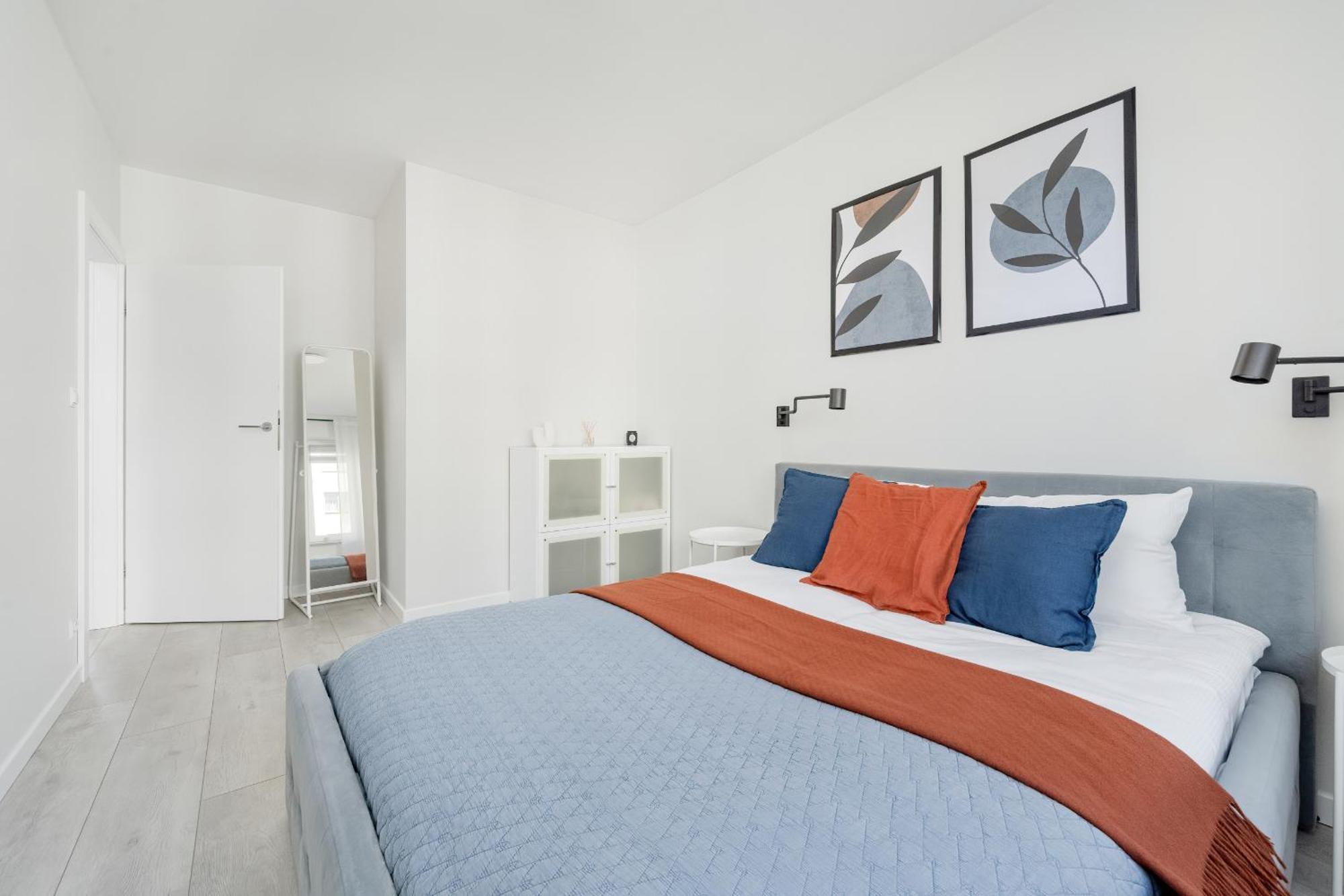 Miedziana Bright With Balcony And Parking By Renters * Wroclaw