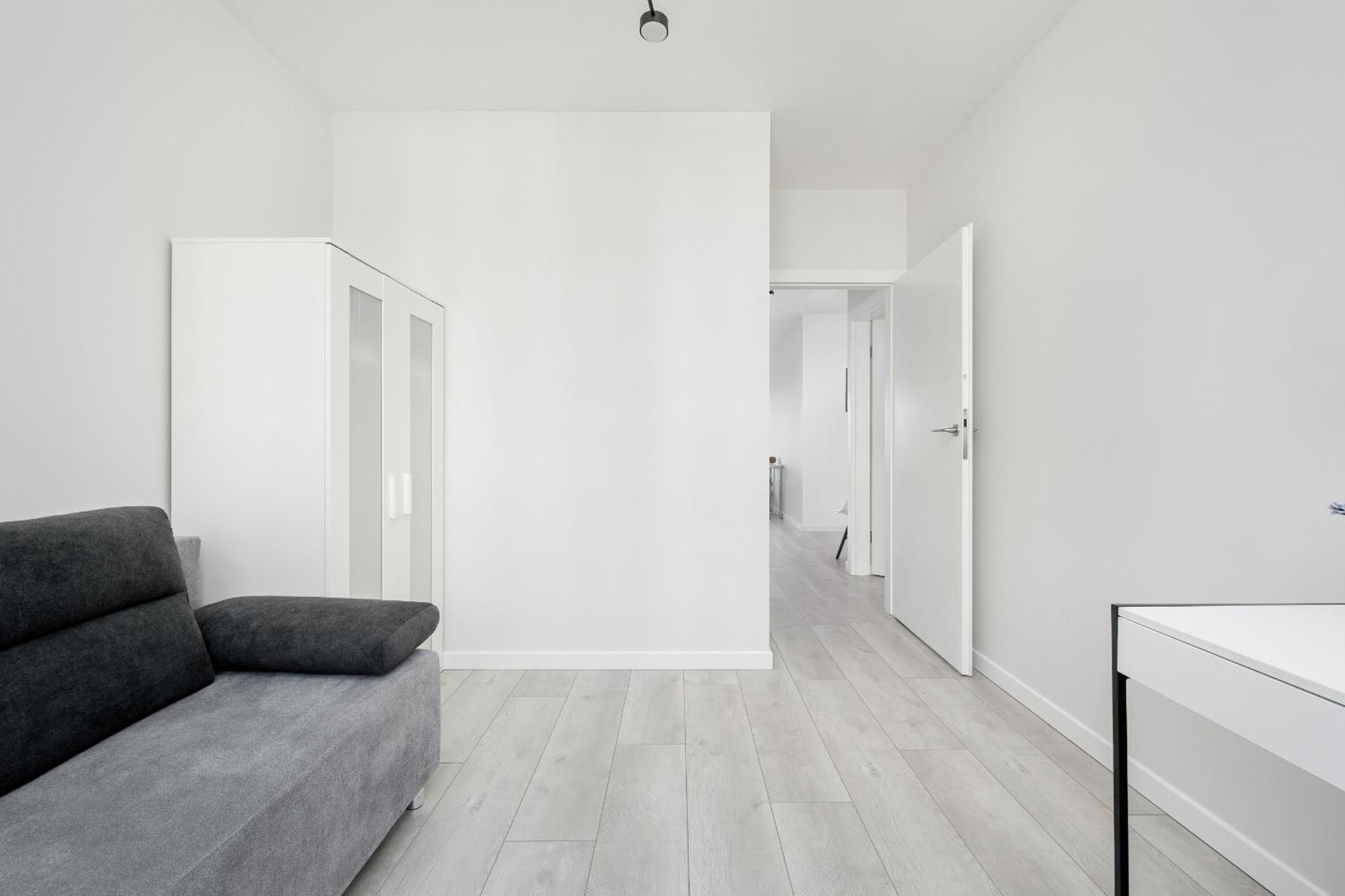 Apartment Miedziana Bright With Balcony And Parking By Renters