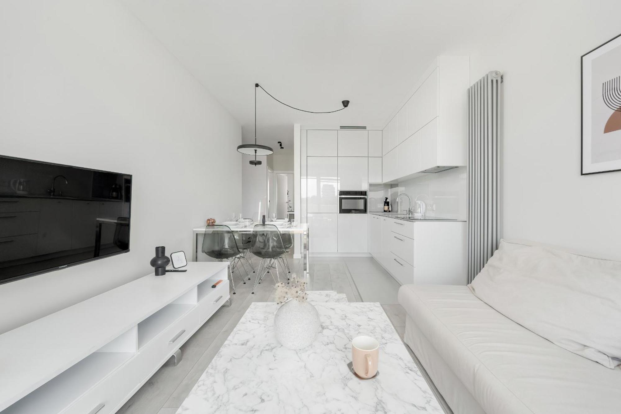 Miedziana Bright With Balcony And Parking By Renters Apartment *