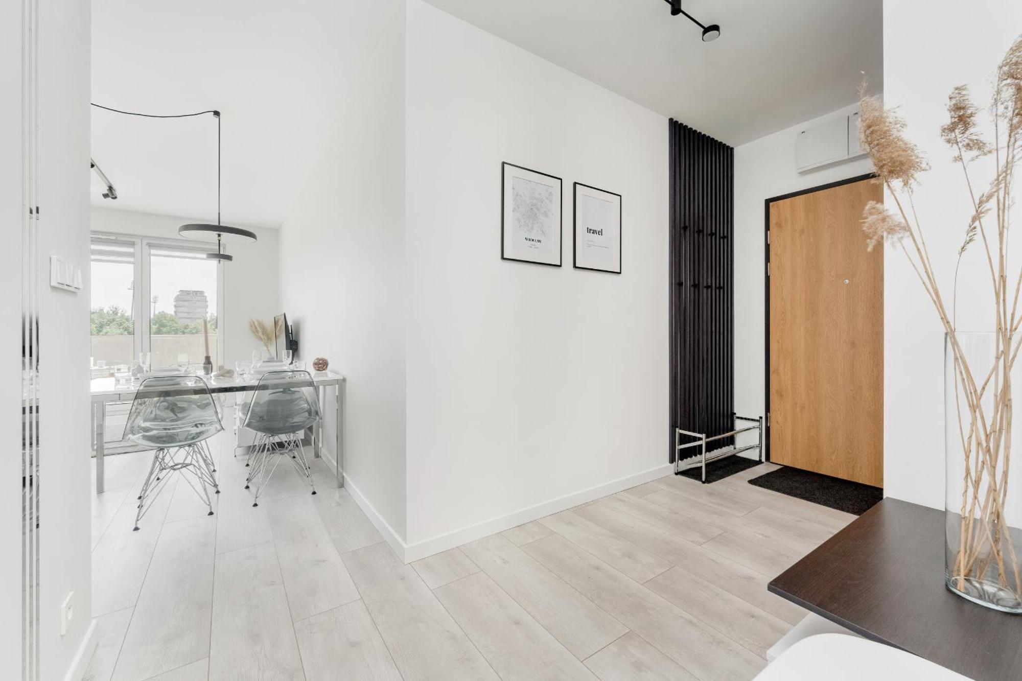 Miedziana Bright With Balcony And Parking By Renters Apartment Wroclaw