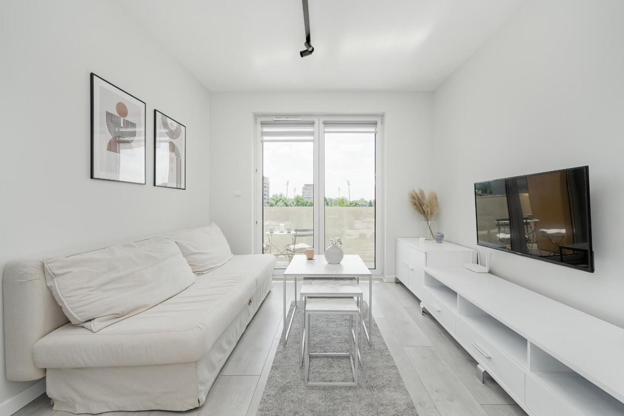 Apartment Miedziana Bright With Balcony And Parking By Renters