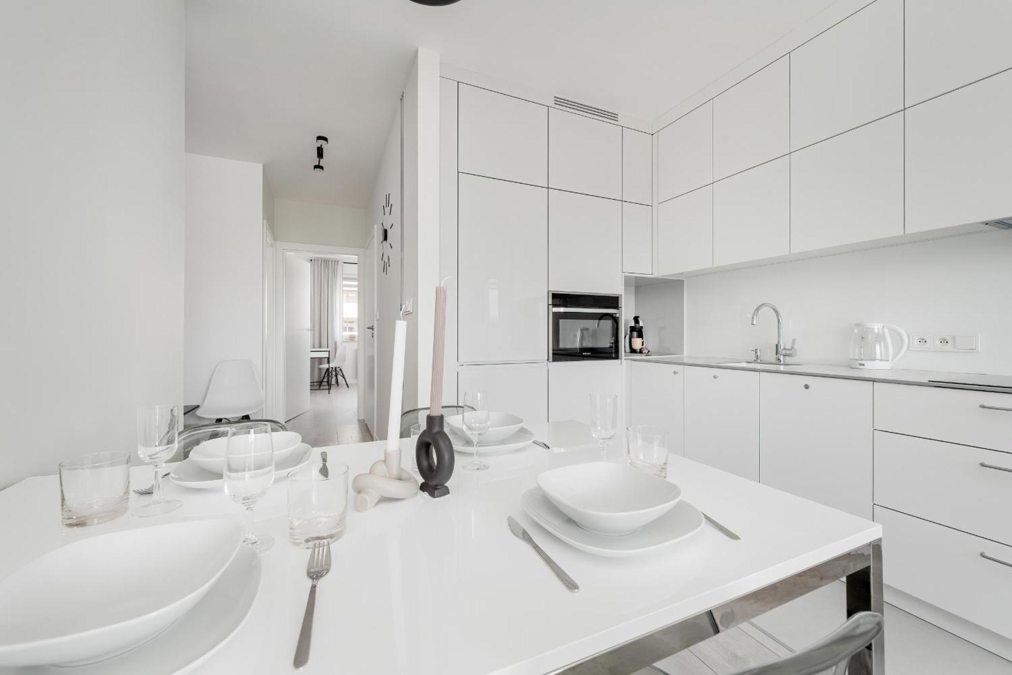 Miedziana Bright With Balcony And Parking By Renters *