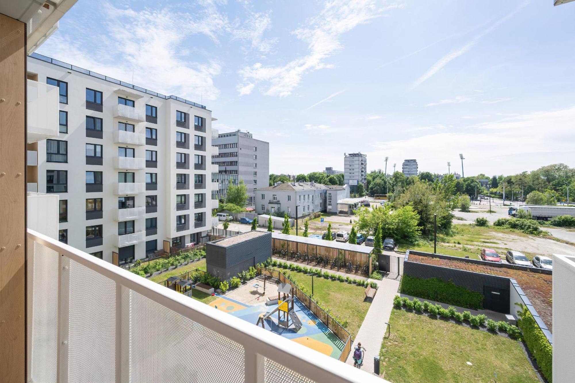 Miedziana Bright With Balcony And Parking By Renters Apartment *