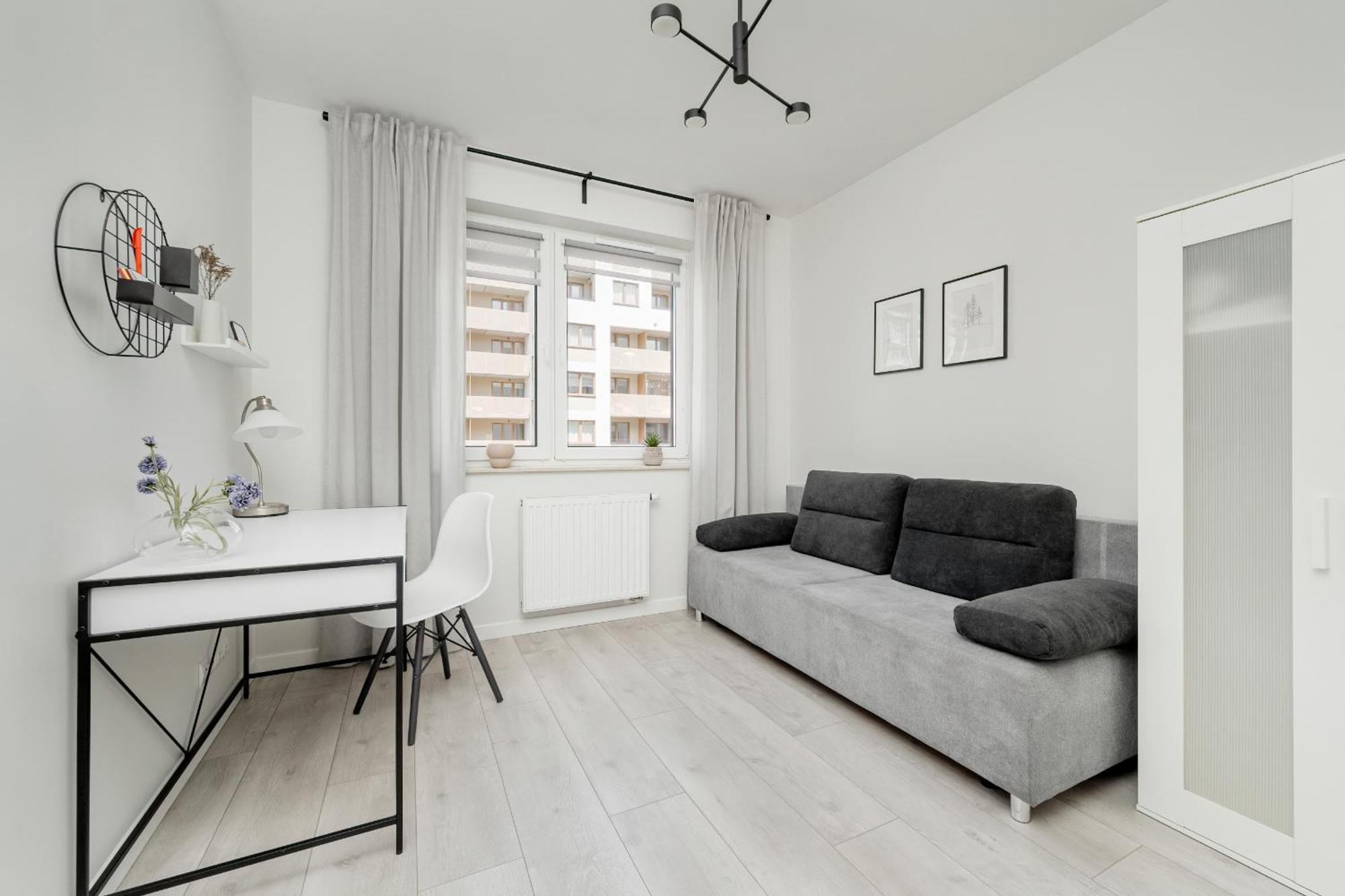 Apartment Miedziana Bright With Balcony And Parking By Renters
