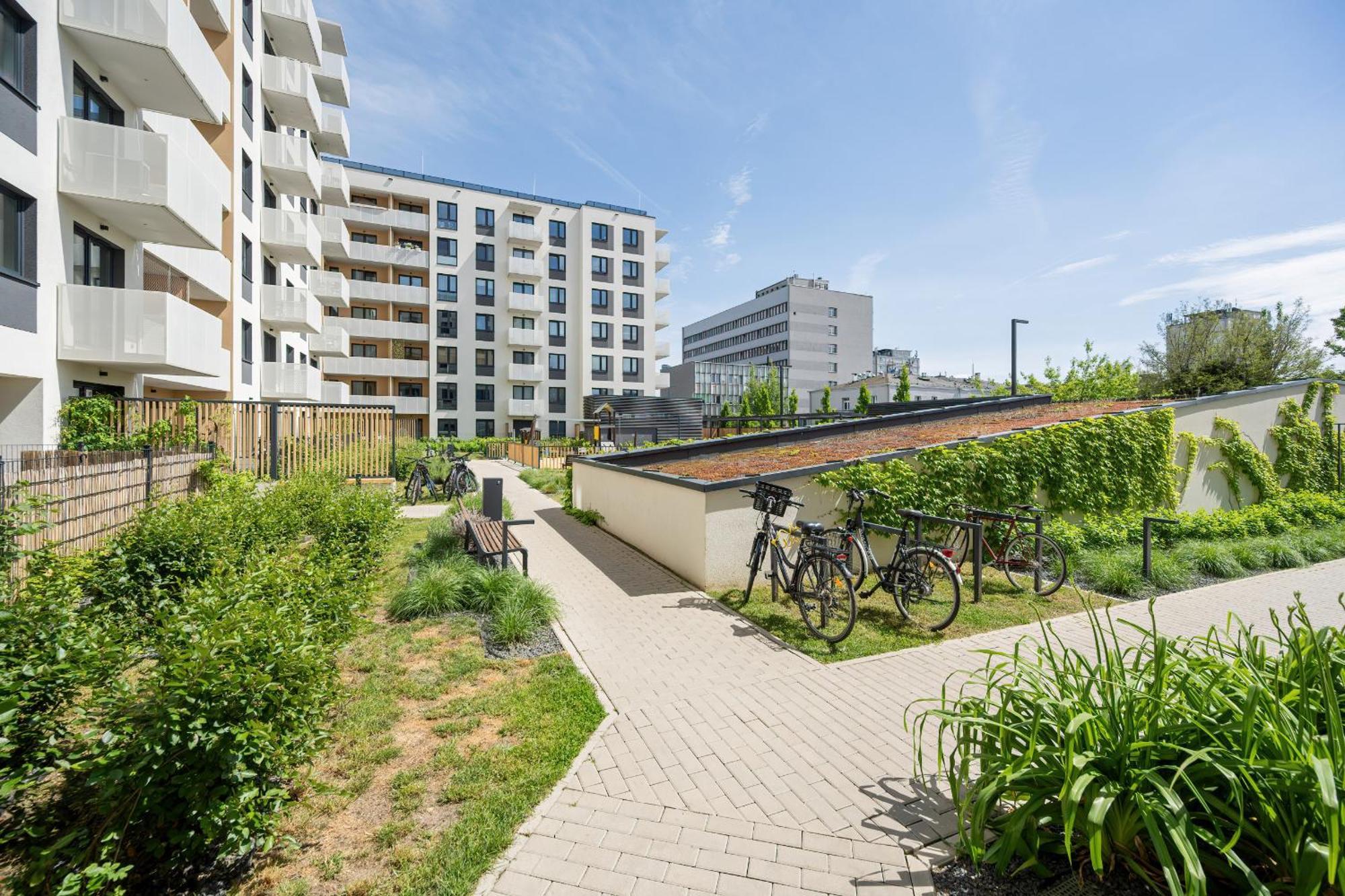 Miedziana Bright With Balcony And Parking By Renters * Wroclaw
